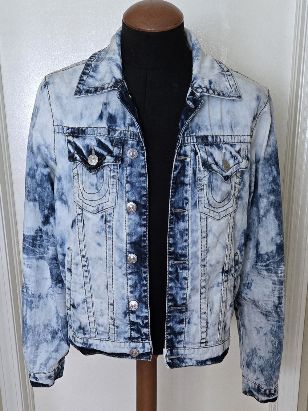 True Religion Denim Jacket Trucker Acid-Wash Size M Measurements in Description